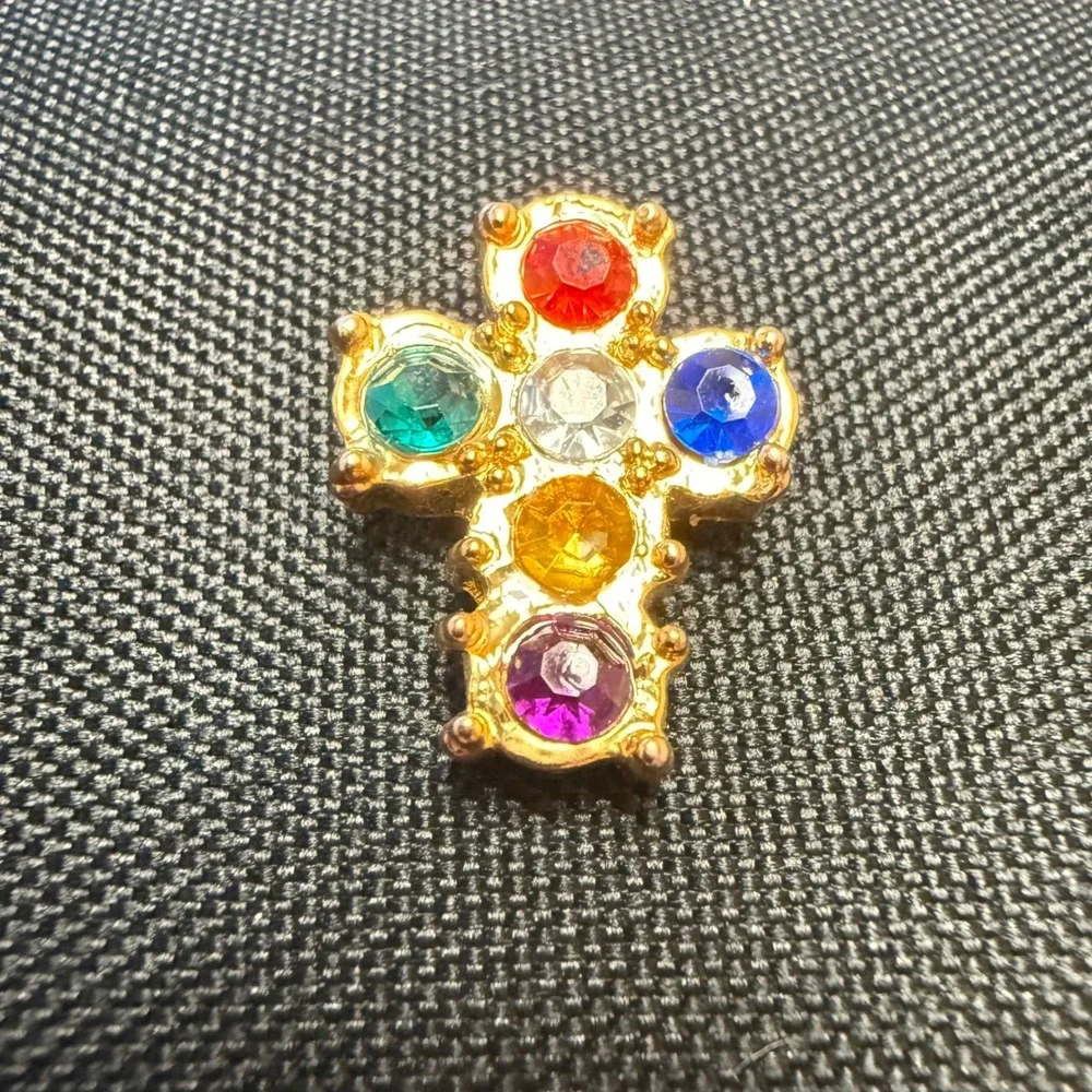 Vintage Gold Tone‎ Multicolor Rhinestone Cross Lapel Pin Religious Faith Jewelry